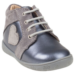 Bottillons en cuir à lacets et patch coeur 