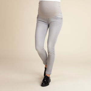 Τζιν εγκυμοσύνης σε slim γραμμή με ψηλό ζωνάρι 