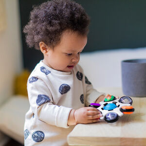 Curiosity Clutsh Αισθητηριακό παιχνίδι εξερεύνησης BABY EINSTEIN  