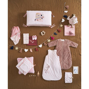 Παιχνίδι πουλιού από βελούδο με φτερά και μικρό πουλάκι 