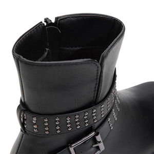 Μπότες 1/2 από συνθετικό δέρμα με φερμουάρ και φαντεζί καρφιά 