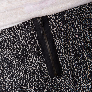 Κοντή εμπριμέ φούστα  