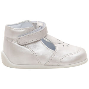 Δερμάτινα περλέ παπουτσάκια με μπαρέτα και διάτρητο σχέδιο 