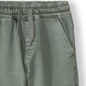 Τζιν φόρμα cargo μονόχρωμη με τσέπες για αγόρι 