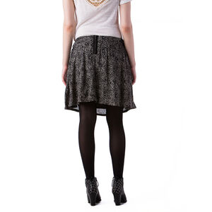 Κοντή εμπριμέ φούστα  