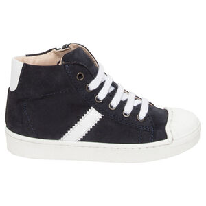 Αθλητικά μποτάκια από σουεντ δέρμα με φάσα που κάνει αντίθεση 