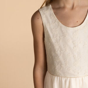 Γιορτινό φόρεμα με τούλι και κεντημένα σχέδια για κορίτσι 