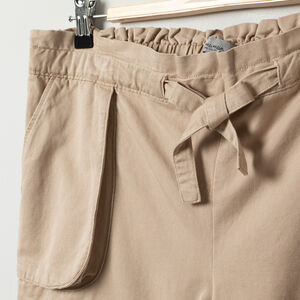 Σορτς εγκυμοσύνης από υφασμάτινο ελαφρύ σε χαμηλή μέση 