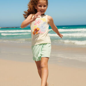 Σύνολο 2 τεμαχίων με αμάνικο μπλουζάκι + φούστα-σόρτς με λουλούδι για κορίτσι 