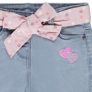 Σορτς denim με ζώνη φουλάρι και καρδιές από παγιέτες για bebe κορίτσι  Main Σορτς denim με ζώνη φουλάρι και καρδιές από παγιέτες για bebe κορίτσι