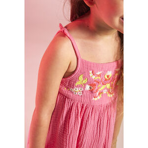 Φόρεμα με τιράντες και λουλουδάτο κέντημα για bebe κορίτσι 