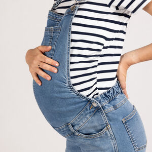 Μακρύ τζιν σορτσάκι εγκυμοσύνης 