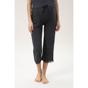 Κάπρι με μελανζέ όψη και τούλι στο τελείωμα 