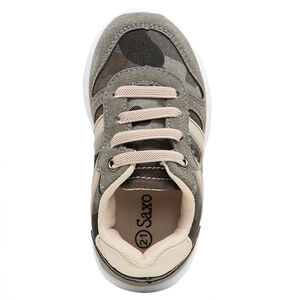 Χαμηλά αθλητικά παπούτσια με κορδόνια και μιλιτέρ μοτίβο 