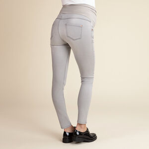 Τζιν εγκυμοσύνης σε slim γραμμή με ψηλό ζωνάρι 