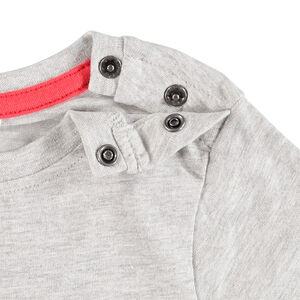 Σετ με t-shirt σχέδιο Smiley και σόρτς ριγέ με τσέπη 