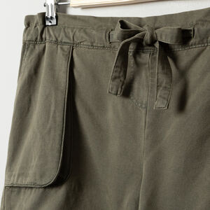 Σορτς εγκυμοσύνης από υφασμάτινο ελαφρύ σε χαμηλή μέση 