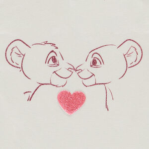 Κοντομάνικο μπλουζάκι με σχέδιο Ο Βασιλιάς των Λιονταριών για bebe κορίτσι 