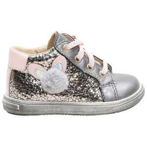 Δερμάτινα ασημί μποτάκια με κορδόνια και φουντίτσες στο πλάι 