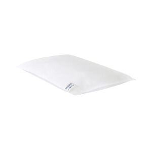 Μαξιλάρι με εσωτερικό υλικό από 3D micro fiber και εξωτερικό κάλυμμα από 100% βαμβακερό ύφασμα.  Με εξαιρετικής ποιότητας βάτα από πολυεστερικές ίνες, αυτό το μαξιλάρι είναι υποαλλεργικό, αντιβακτηριδιακό, άνετο και με πολύ μεγάλη αντοχή.  “Αναπνέει” σωστά και δεν μεταβάλλει τη φόρμα του με την πάροδο του χρόνου, γεγονός που του χαρίζει μεγάλη διάρκεια ζωής.     Χαρακτηριστικά:  Το μαξιλάρι περικλείει βαμβακερή θήκη. Κατάλληλο από 36 μηνών. Διαπνέον. Πλενόμενο. Αντιβακτηριδιακό & υποαλλεργικό.    Διαστάσεις: 45x65cm 