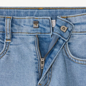 Τζιν cargo με εφέ ξεβάμματος και τσέπες για αγόρι 