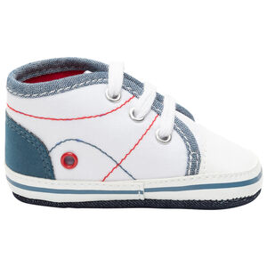 Μαλακά αθλητικά παπούτσια με λεπτομέρειες σε jean 