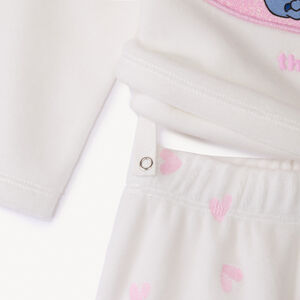 Set pyjama 2 pièces en velours Stitch Disney pour bébé fille avec finitions différentes selon l'âge Main Set pyjama 2 pièces en velours Stitch Disney pour bébé fille avec finitions différentes selon l'âge