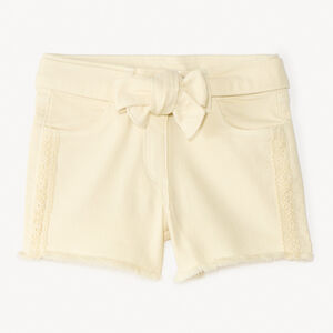 Σορτς από τζιν με κεντημένα σχέδια και ζώνη για δέσιμο για κορίτσι 