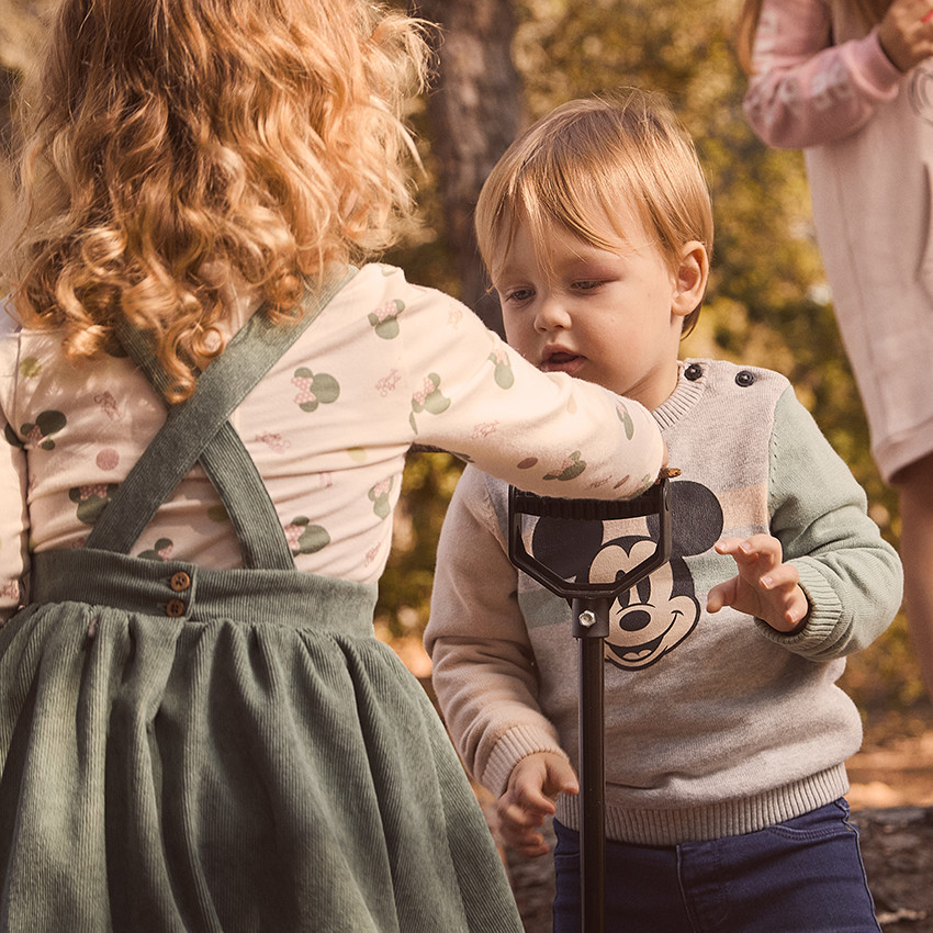 Αμάνικο κοντό φόρεμα σε βελουτέ ύφασμα για κορίτσι 