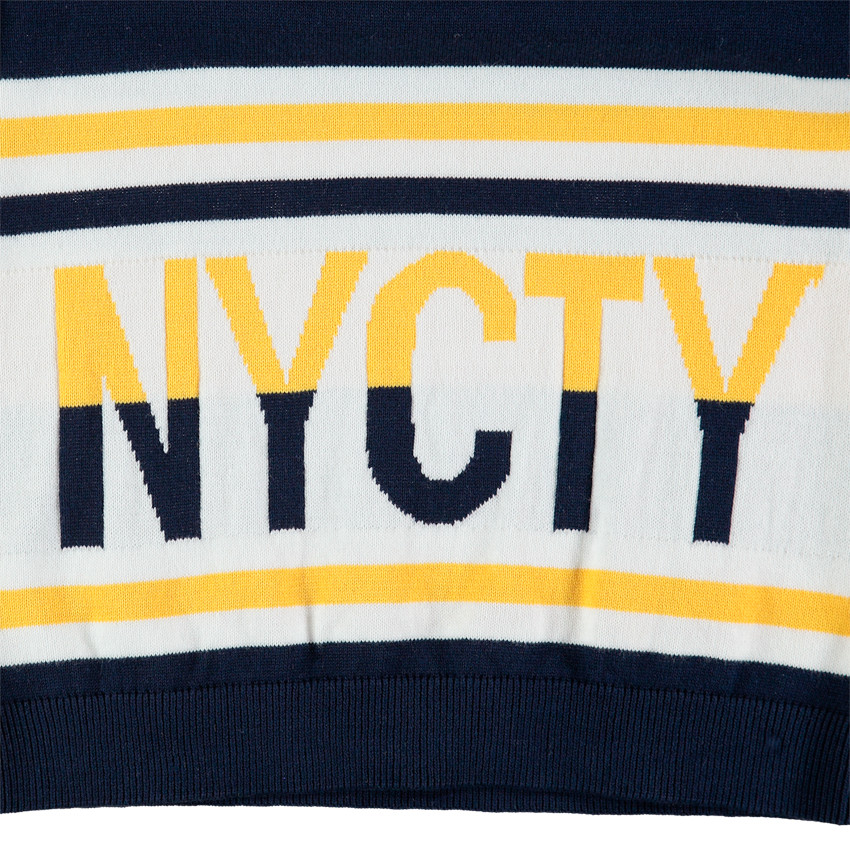 Πλεκτό πουλόβερ με ζακάρ λωρίδες και NYCTY σε αντίθεση  Additional Πλεκτό πουλόβερ με ζακάρ λωρίδες και NYCTY σε αντίθεση