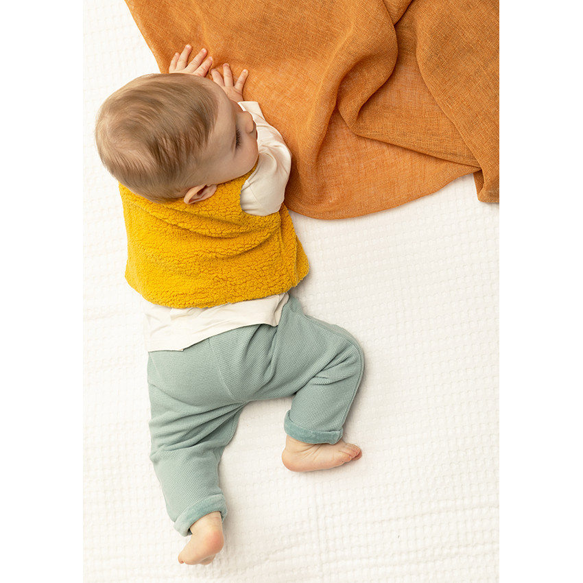 Ensemble gilet en bouclette + t-shirt Winnie l'Ourson + pantalon pour bébé garçon 