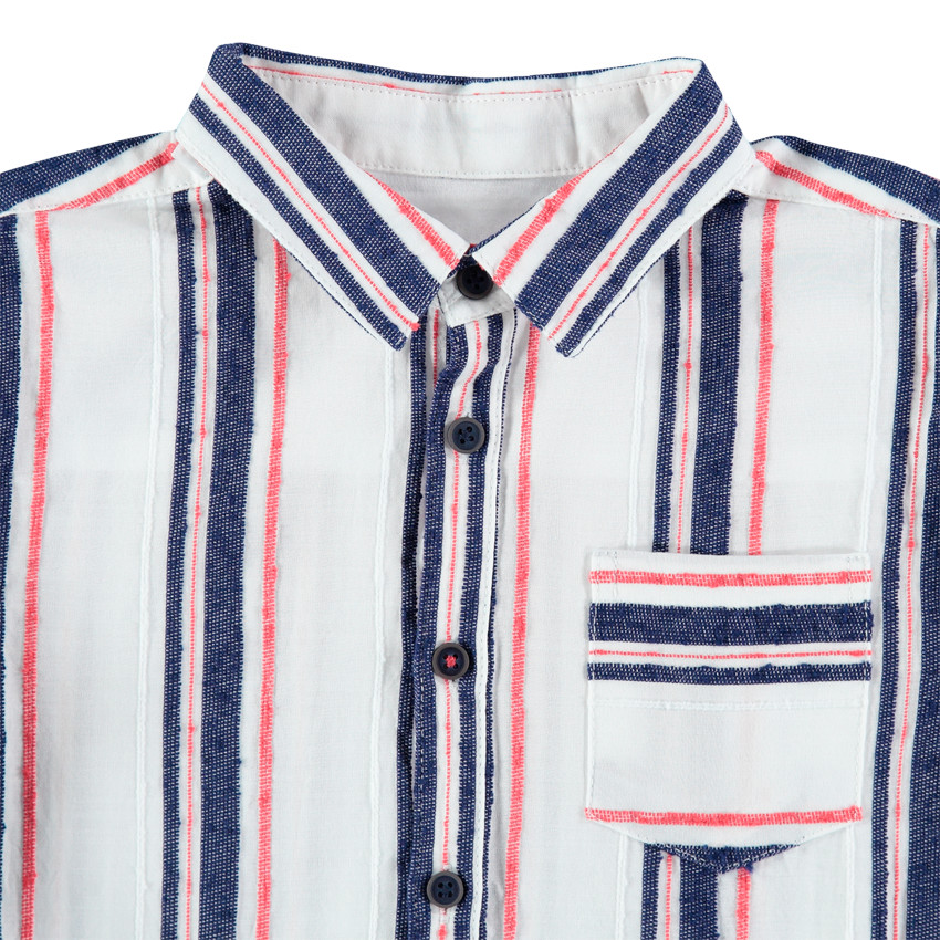 Μακρυμάνικο πουκάμισο με κάθετες ρίγες και τσέπη 