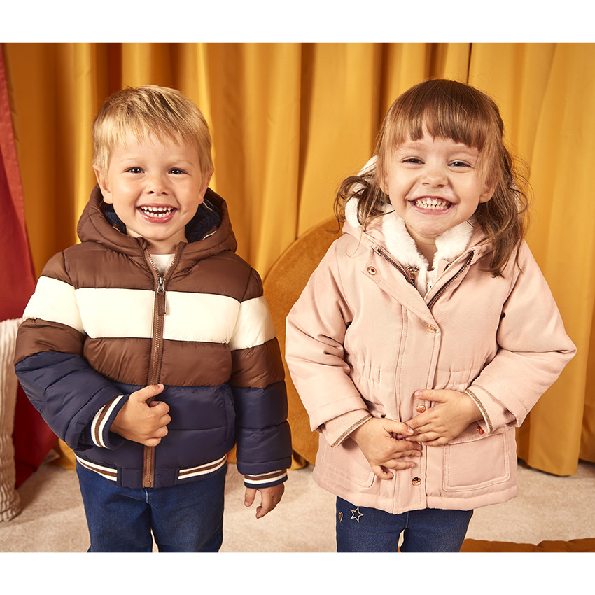 "Μπουφάν με εφέ color block και επένδυση από sherpa για μωρό αγόρι" 