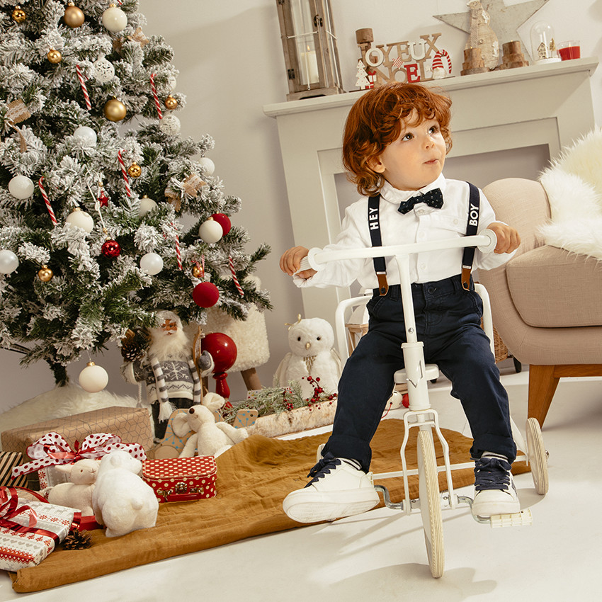 Chemise blanche à noeud papillon amovible  Additional Chemise blanche à noeud papillon amovible