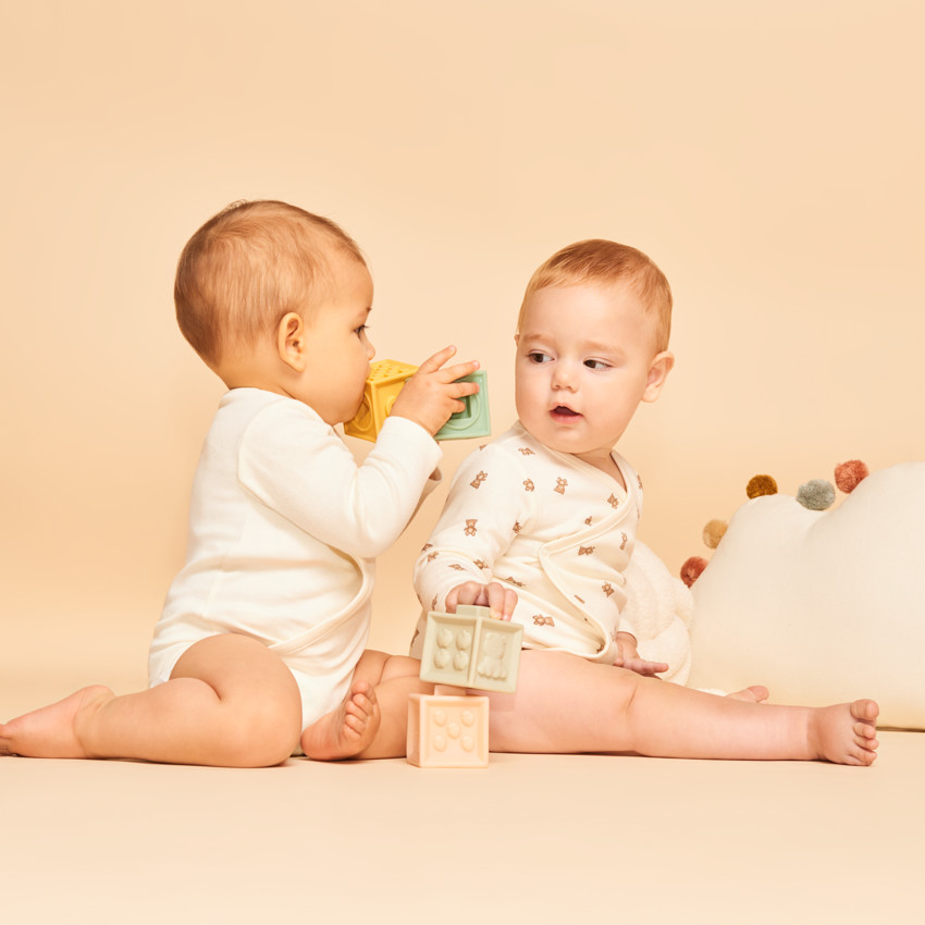 Σετ 2 φανταχτερά bodies με αρκουδάκι για μωρό 