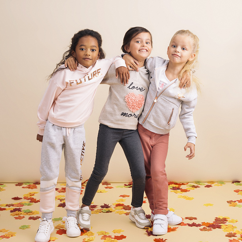 Jogging bicolore en molleton avec coeur effet pétales  