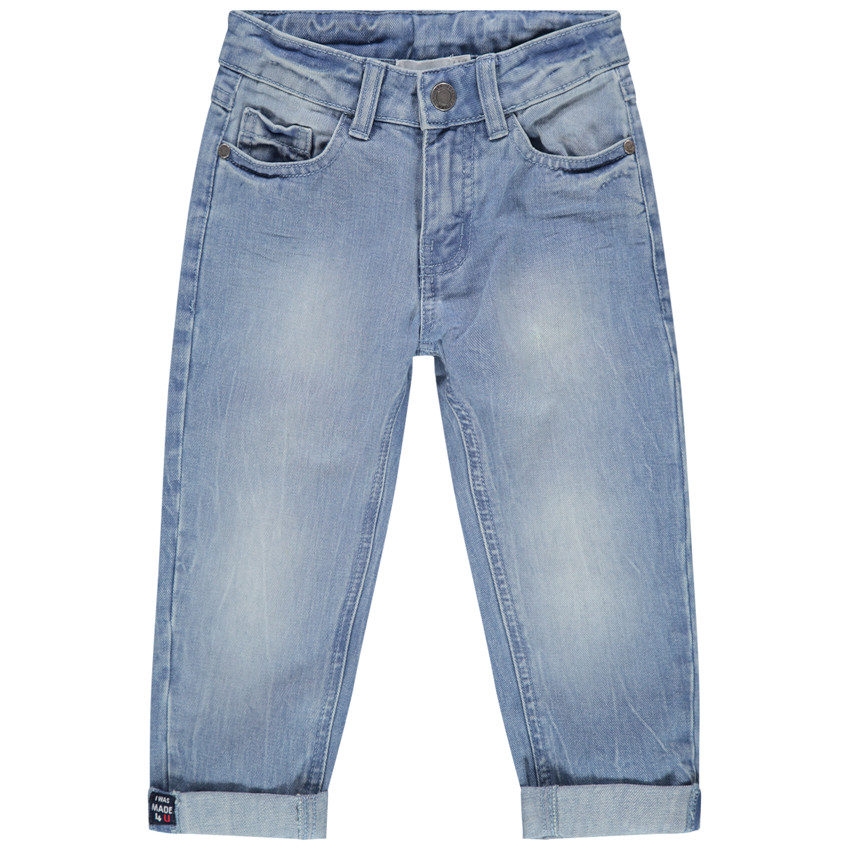 Τζιν κάπρι σε ίσια γραμμή με used όψη και μόνιμες τσακίσεις 