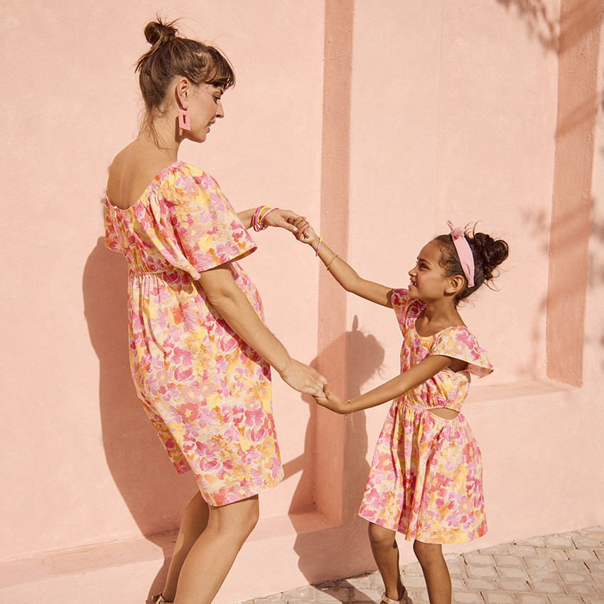 Φόρεμα κοντομάνικο σε seersucker με floral σχέδιο για κορίτσι 