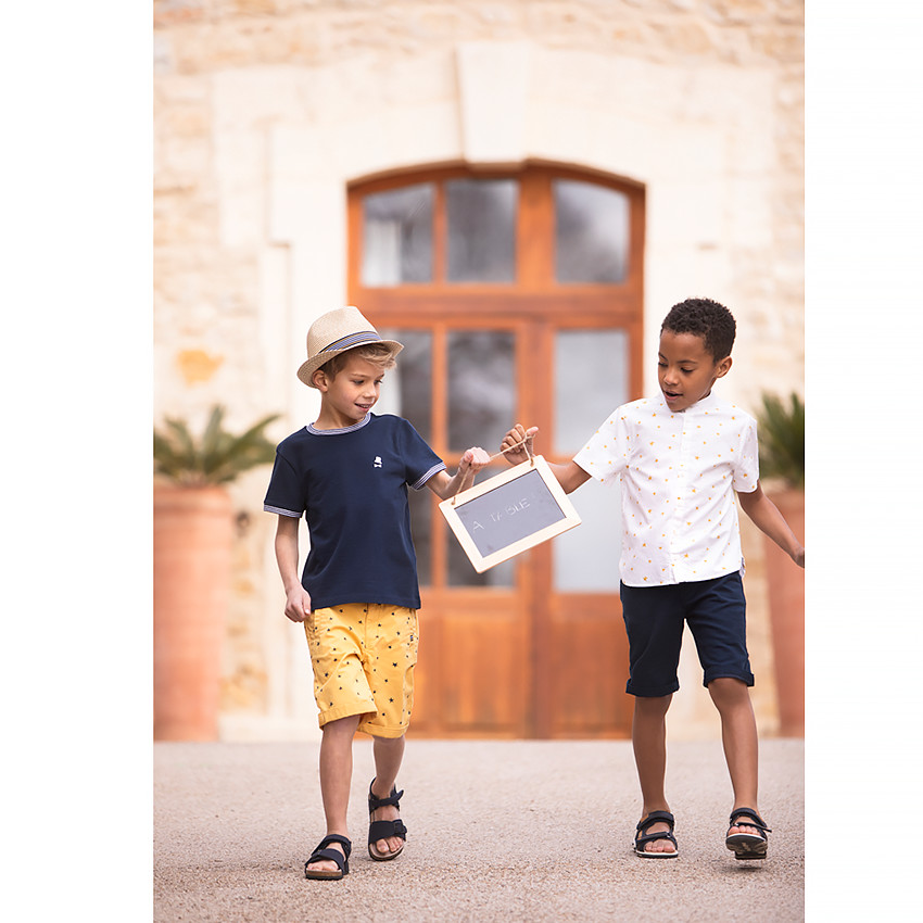 Κοντομάνικο μπλουζάκι με ριγέ λεπτομέρειες για αγόρι 