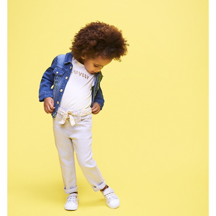 Τζιν ίσιο σε denim με ζώνη φουλάρι για bebe κορίτσι 