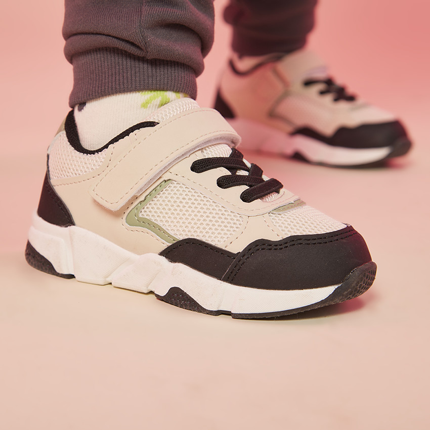 Αθλητικά παπούτσια από mesh με ενισχυμένα σημεία για αγόρι 