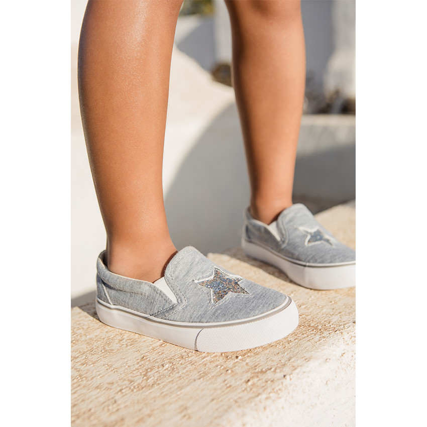 Αθλητικά παπούτσια χαμηλά με ελαστικά κορδόνια από ύφασμα με αστέρι από παγιέτες 