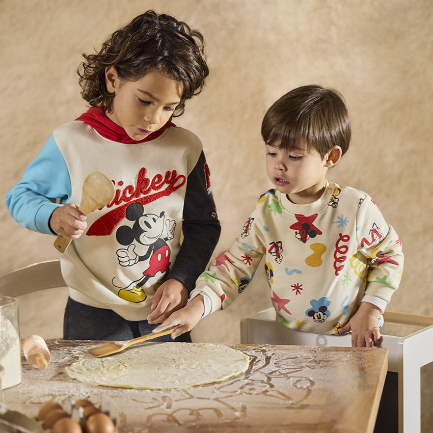 Φόρμα με εφέ colorblock Mickey Disney για αγόρι 