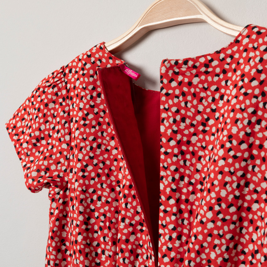 Robe manches courtes à pois all-over et élastique brillant 