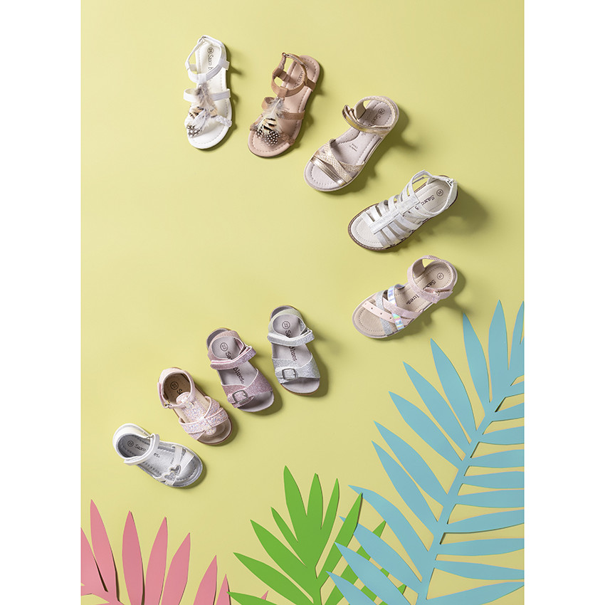 Σανδάλια με πλέξη και φτερά για κορίτσι 