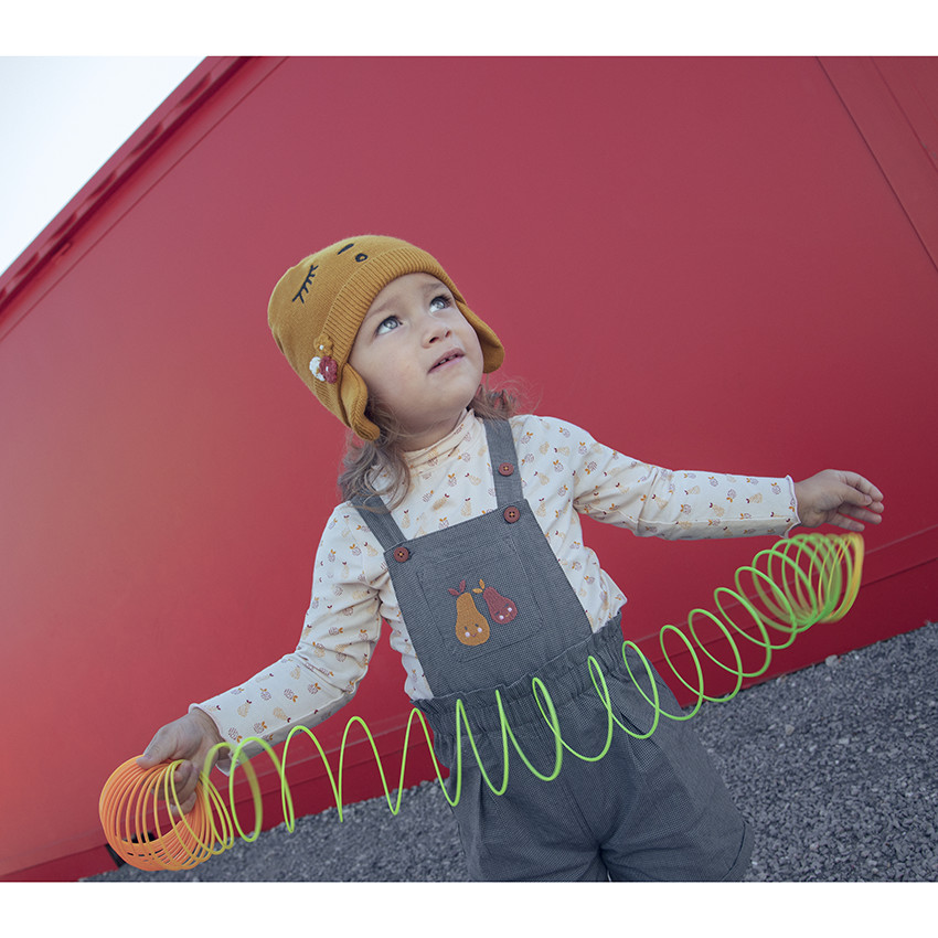 Σκούφος πλεκτός με λεπτομέρειες κεντημένες για bebe κορίτσι 