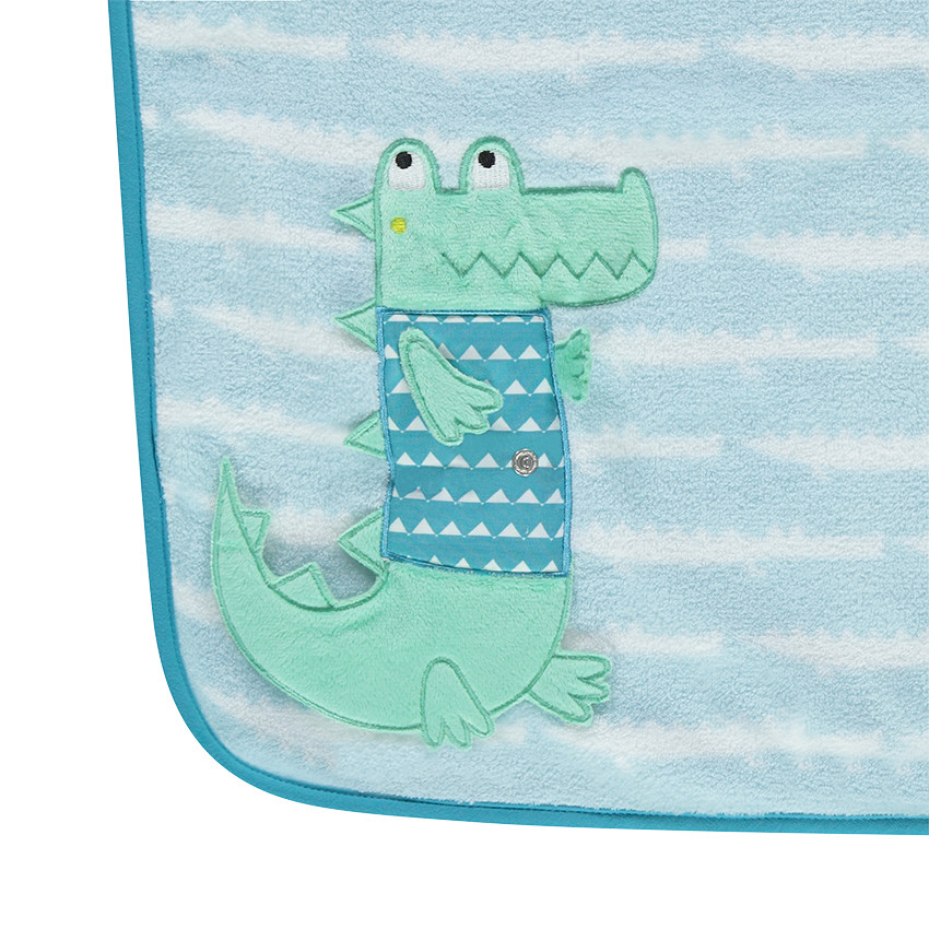 Κουβέρτα φλις με κεντημένο κροκόδειλο 110x80 εκ. 