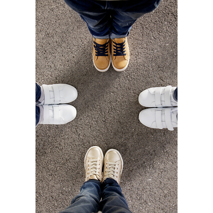 Baskets basses blanches à scratchs pour enfant garçon 