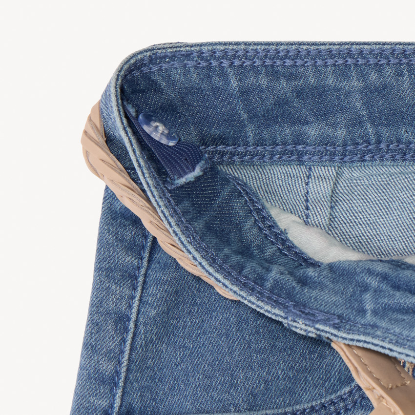 Παντελόνι τζιν φαρδύ με κεντητό ζωνάκι για κορίτσι 