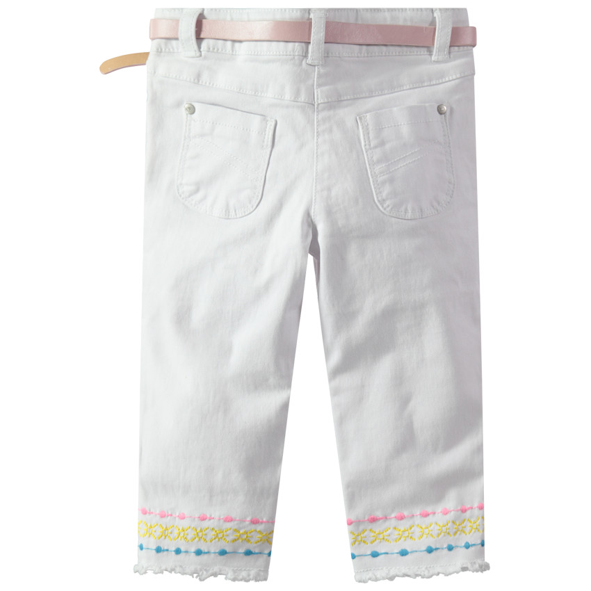 Μονόχρωμη βερμούδα από βαμβάκι και αφαιρούμενη ζώνη και πολύχρωμα κεντήματα 